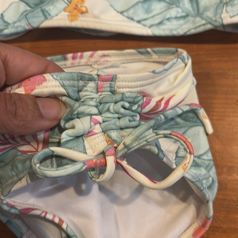 🆕 Bathing Suit Bundle - Picture 5 of 8